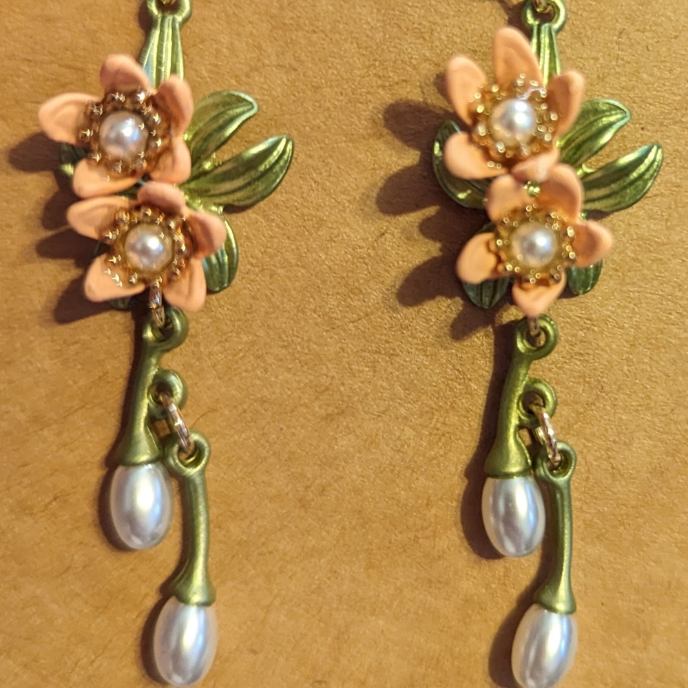 Beautifully Detailed Flower Earrings
